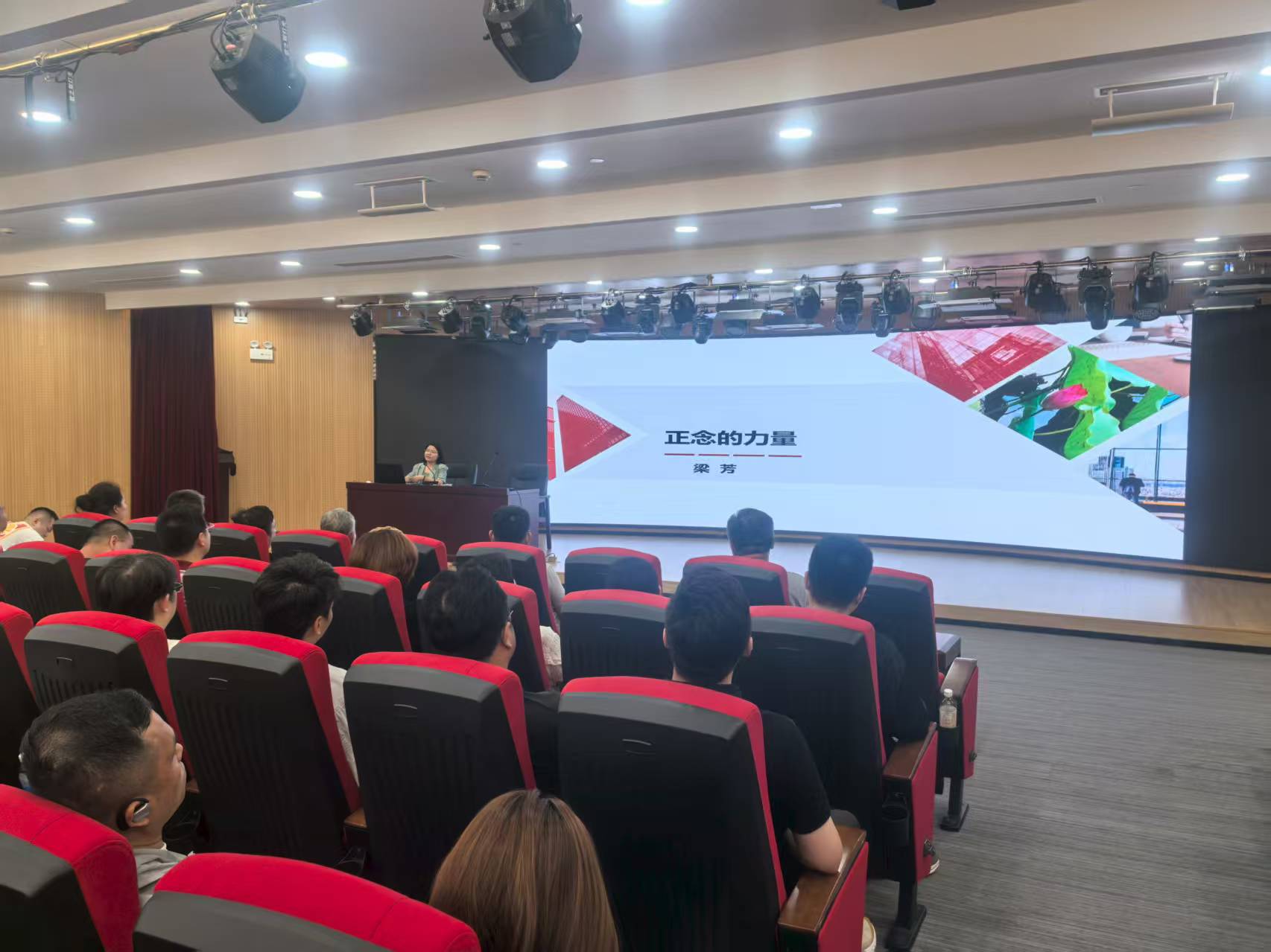 赵红娣、邓光辉等专家调研家宜公司